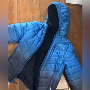 Boys Eddie Bauer, two tone, blue ombre, puffer coat size large